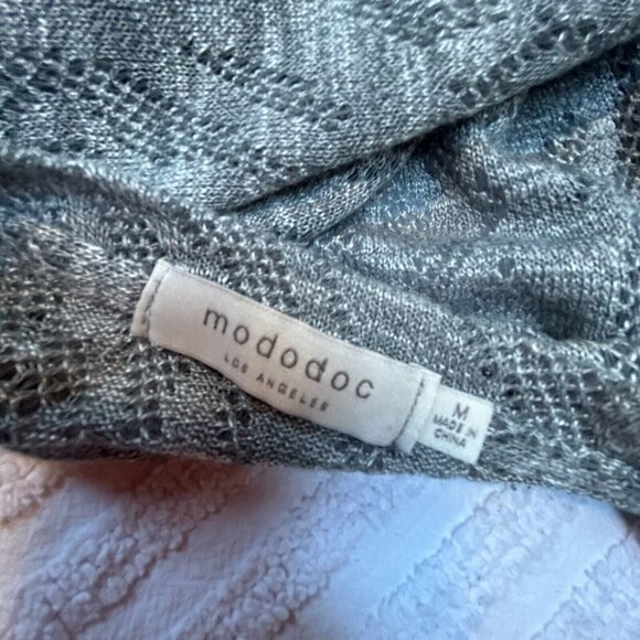 Mododoc Women's Size Medium Gray V-Neck Short Sleeve Oversized Open Knit Top - Picture 3 of 7